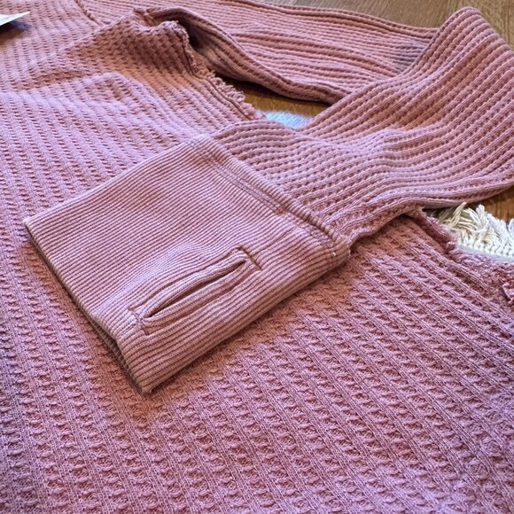 WE THE FREE {NWT} Long Sleeve Thermal Tee | thumb holes | pink Medium RUNS SMALL - Picture 5 of 5